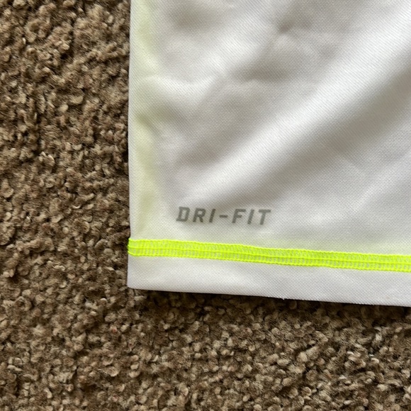 Nike Dri-Fit XXL tank brand new with tags - Picture 3 of 6